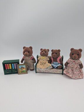 Calico Critters / Sylvanian Families Bear Family & Living Room Lot Bring back t